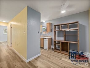 Building Photo - 301 Peterson St