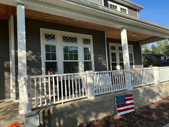 Foto del edificio - 917 New Ballwin Rd