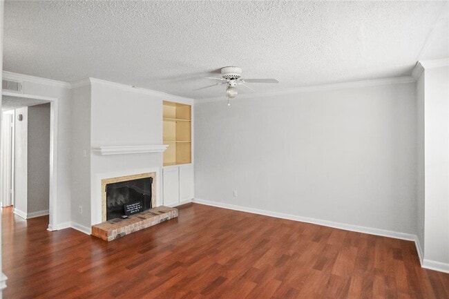 Building Photo - 6635 Valleyside Rd