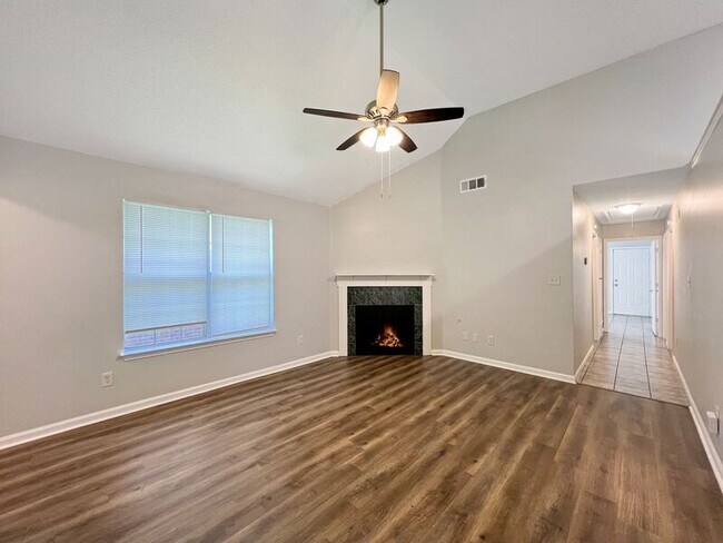 Building Photo - 351 Alex Cove