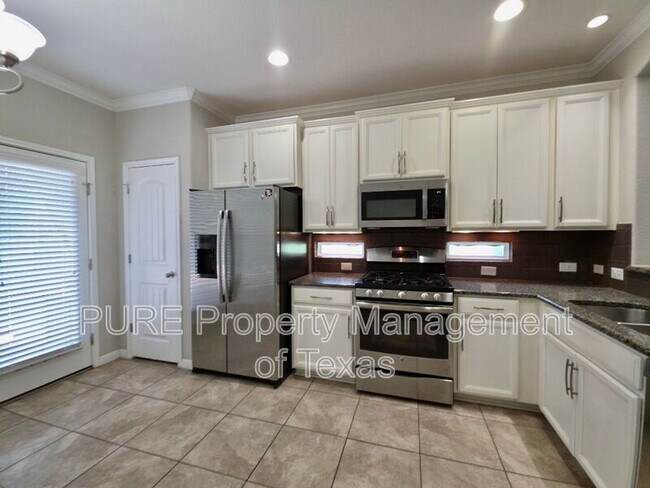 Foto del edificio - 13400 Briarwick Dr