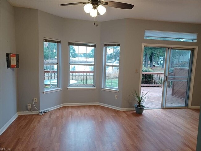 Building Photo - 1332 Lake Dr