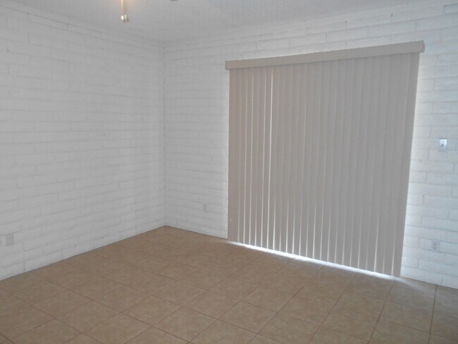 Foto del edificio - Centrally Located 2 bedroom home