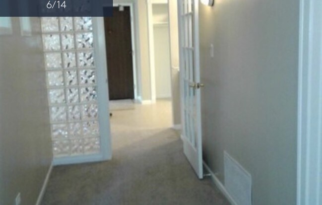 Foto del edificio - 6119 Knoll Wood Ct