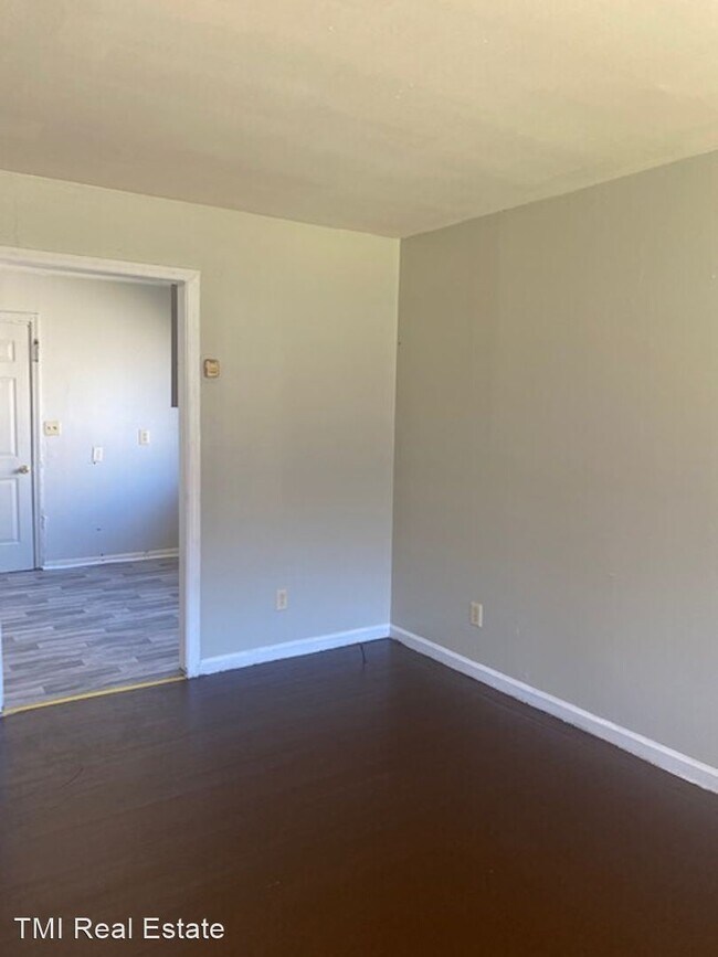 Building Photo - 2 br, 1 bath House - 2812 32nd Way SW