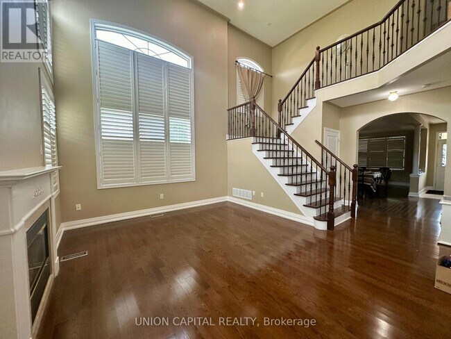 Building Photo - 91 Starhill Crescent
