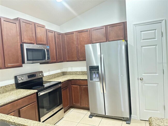 Building Photo - 477 Kestrel Dr