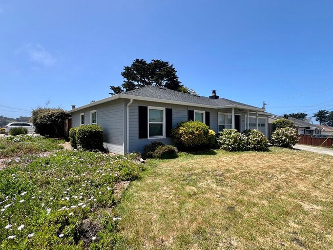 Foto del edificio - MUST SEE - Updated Single Family Rancher -...