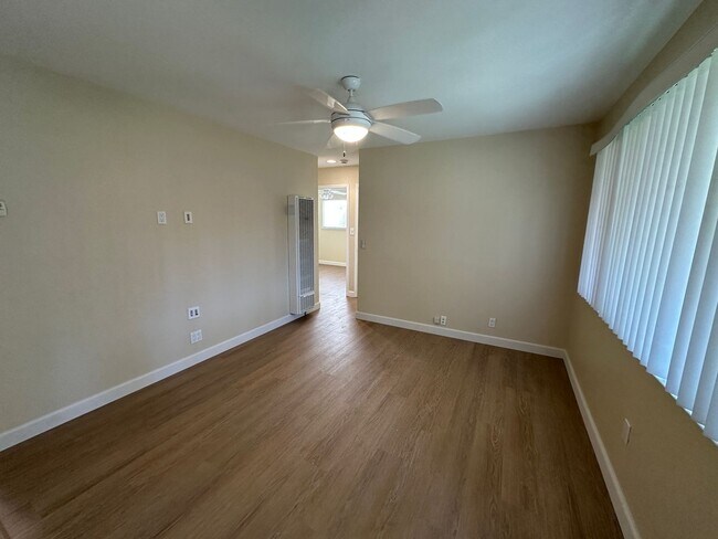 Foto del edificio - Single family 2 bedroom 1 bath, washer/dryer in unit