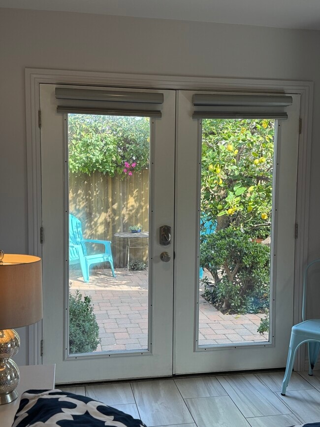 Building Photo - 2229 S Burnside Ave