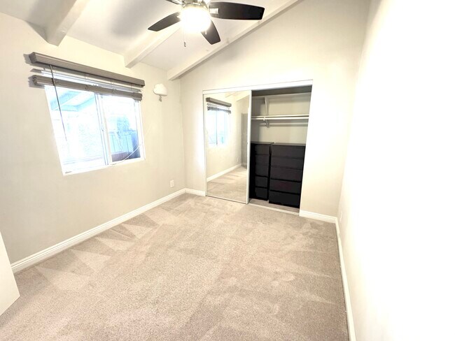 Foto del edificio - 10202 Jardine Ave