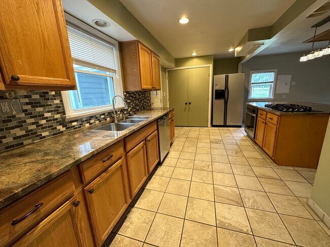 Foto del edificio - 3 br, 1.5 bath House - 30800 Miles Rd