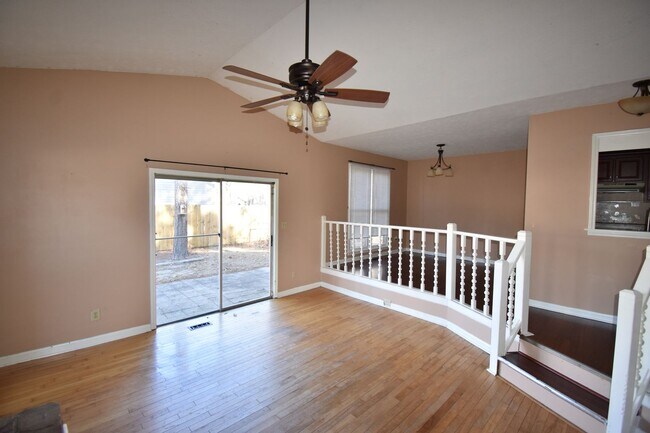 Foto del edificio - Coming Soon: 3 Bedroom 2 Bath Home (Pets C...
