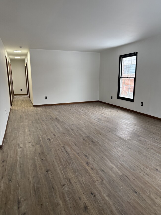 Building Photo - 6727 Parkland