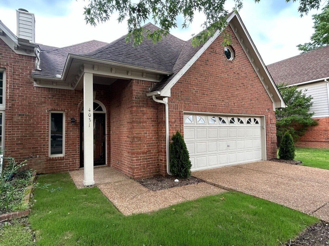 Primary Photo - Wyndyke Country Club Subdivision! Newly Re...