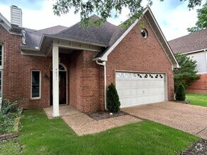 Building Photo - 4031 Sawgrass Dr