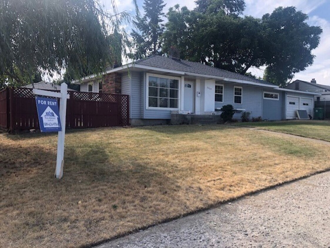 Primary Photo - Great North Side 4 bed 2 bath home