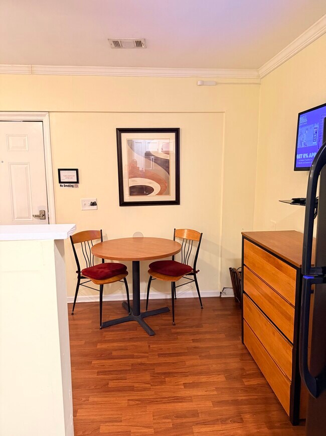 Foto del edificio - 6361 Olmadison Ln