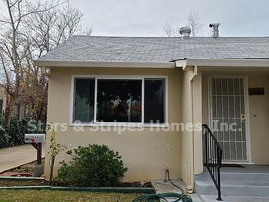 Building Photo - Beautiful family home