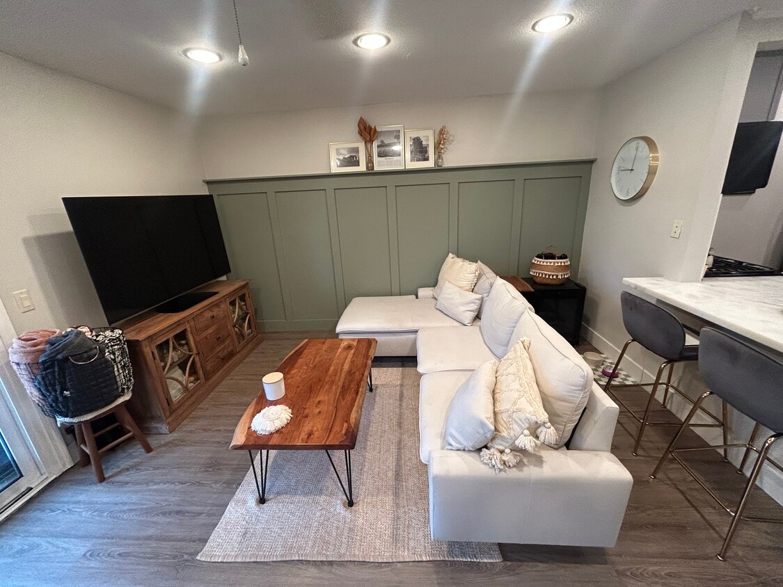 Photo - 6600 Warner Ave (Huntington Beach, CA)