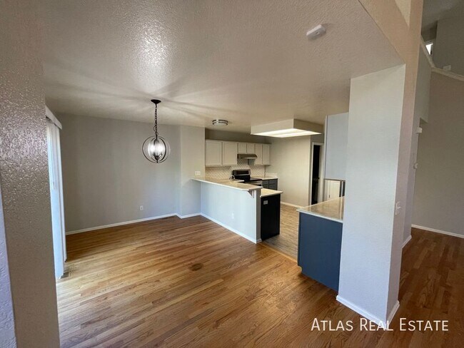 Foto del edificio - 5045 Sweetgrass Ln