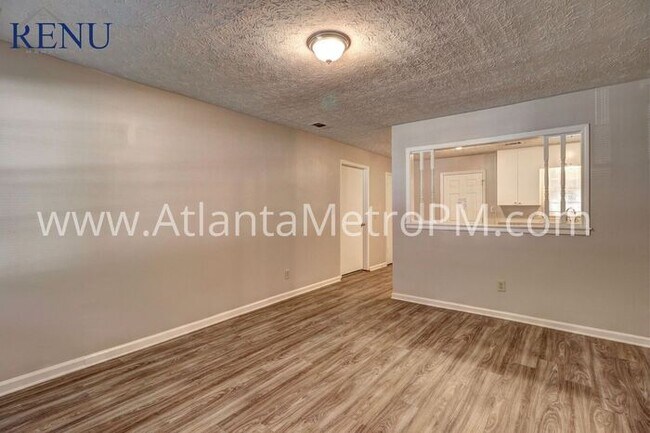Foto del edificio - Available Now! 4 bed, 2 bath!