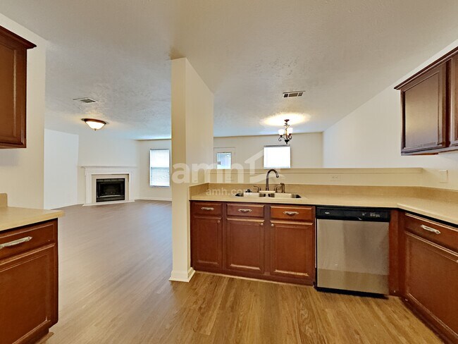 Foto del edificio - 506 Elderberry Way
