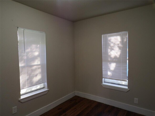 Foto del edificio - 2524 Campbell St