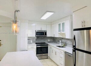 Building Photo - 150 SE 25th Rd