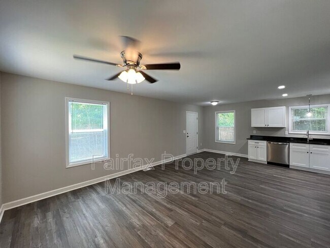 Foto del edificio - 223 N Briggs Ave