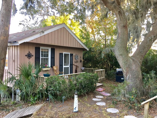 Building Photo - 2427 Pigeon Point Rd