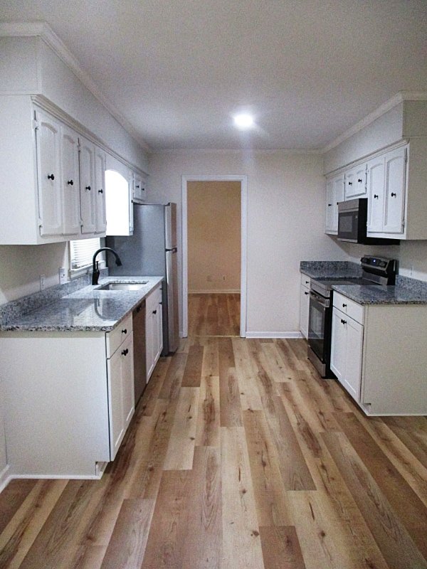 Building Photo - 2 Castlewood Dr SW