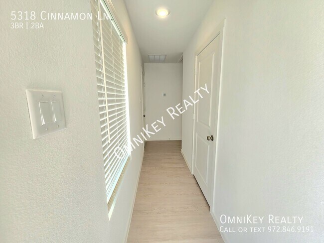 Foto del edificio - 5318 Cinnamon Ln