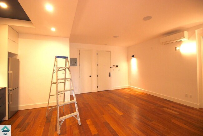 Building Photo - 197 Freeman St