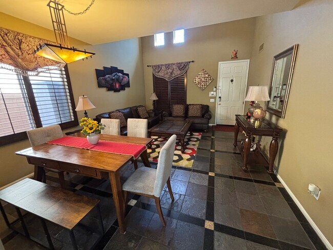 Foto del edificio - Spacious 3-Bedroom Home with a Big Loft & Community Pool in Saugus!