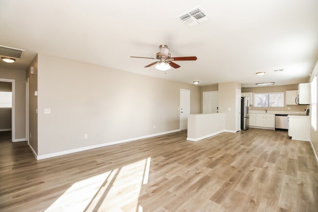 Building Photo - 1538 S Danielson Wy