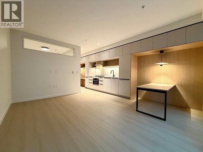 Building Photo - 125 Albert St