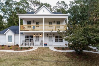 Building Photo - 386 Sanders St