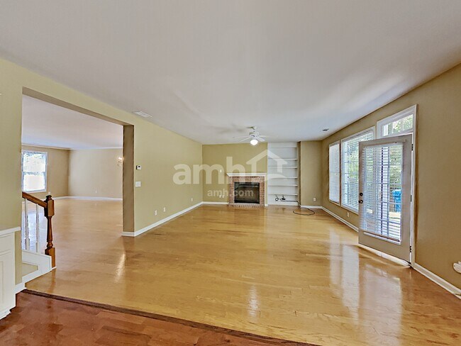 Building Photo - 1211 Fieldcrest Court