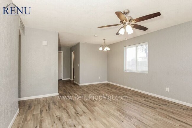 Foto del edificio - Available Now! Single Story 3 Bed, 2 Bath ...