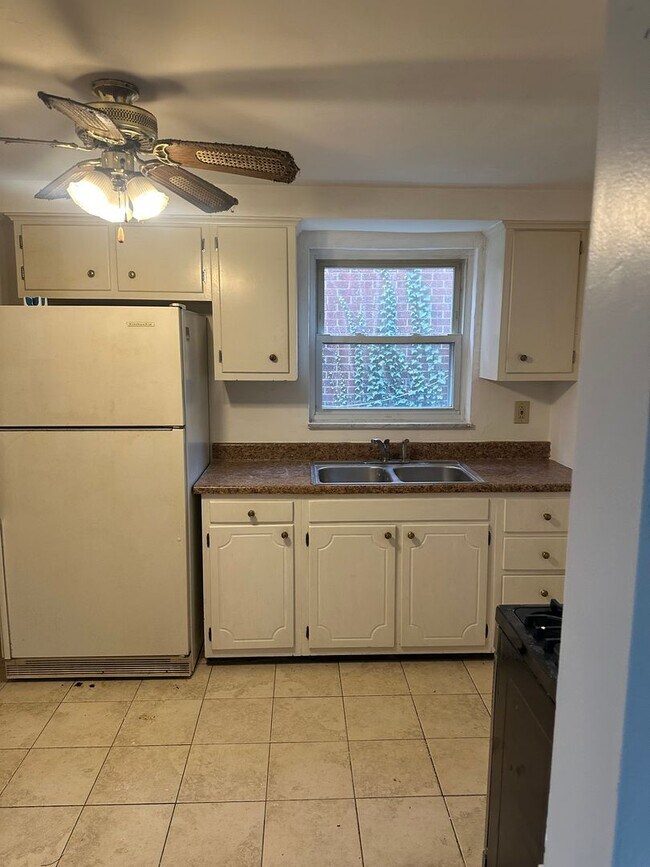 Building Photo - 3 bed/1 bath Single Family Home Pittsburgh, PA 15226