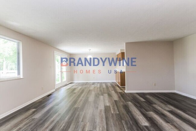 Foto del edificio - MOVE IN SPECIAL!  OCTOBER RENT FREE with m...