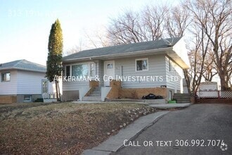 Building Photo - 313 19 Ave