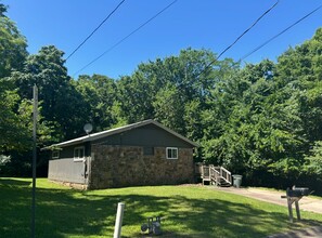 Building Photo - 821 E Lakeside Dr