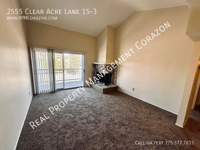 Foto del edificio - 2555 Clear Acre Ln