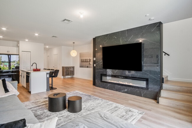 Foto del edificio - 852 SE grovebush Ln