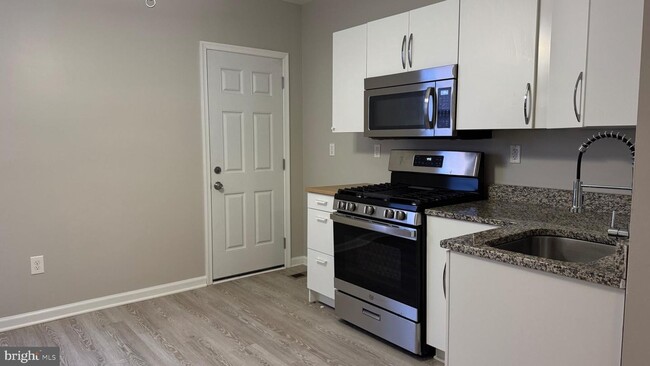 Foto del edificio - Move-in Ready 3BR/2BA Row Home