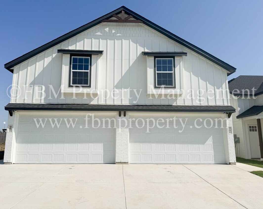 928 Cooksey Ct, Grandview, TX 76050 Townhome Rentals in Grandview TX