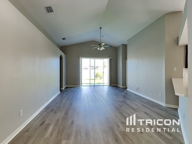 Building Photo - 31333 Heatherstone Dr