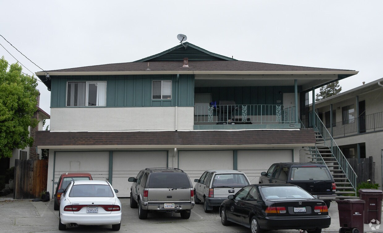 Building Photo - 3440 Redwood Ct